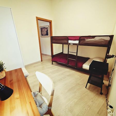 Albergue Sixtos No Caminho ซานติอาโก เด กอมโปสเตลา ภายนอก รูปภาพ