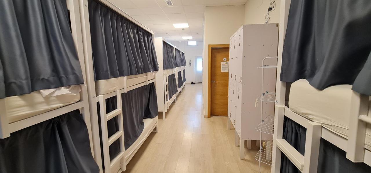 Albergue Sixtos No Caminho ซานติอาโก เด กอมโปสเตลา ภายนอก รูปภาพ