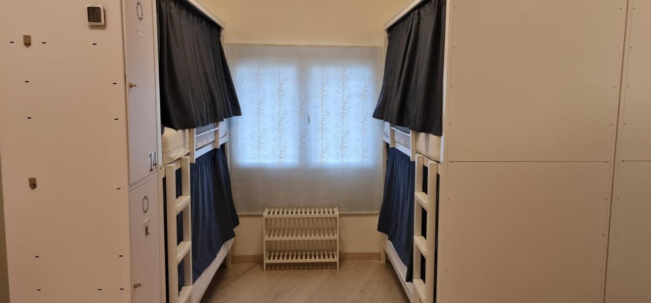 Albergue Sixtos No Caminho ซานติอาโก เด กอมโปสเตลา ภายนอก รูปภาพ